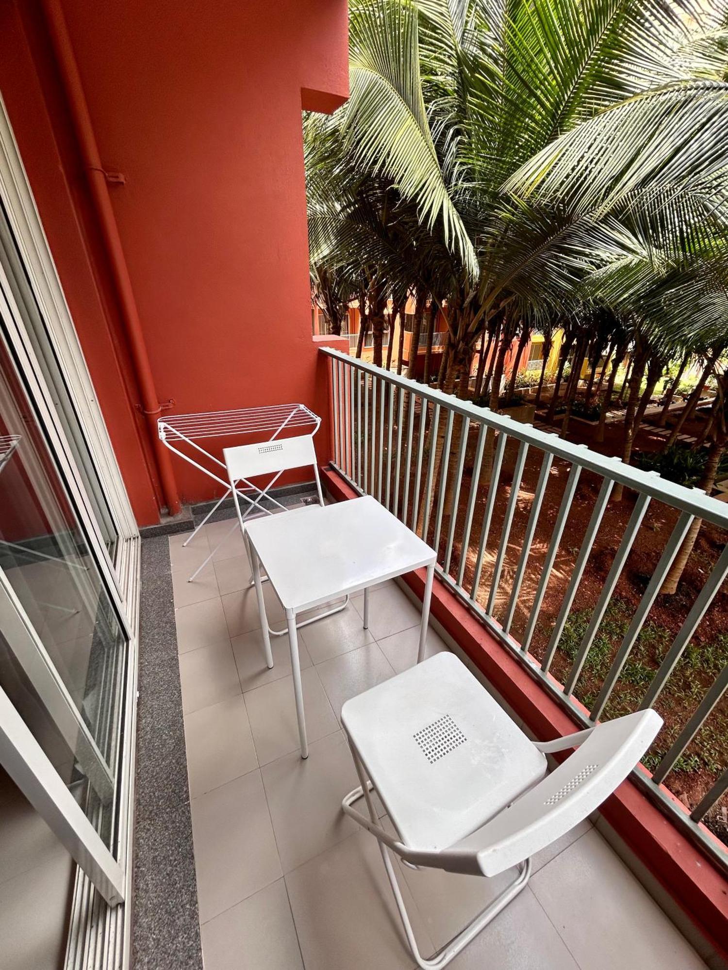 Pool And Garden View Good Stay Premium 2 Bhk Flat 104 Dabolim Exterior foto